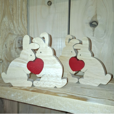 Couple lapins en bois