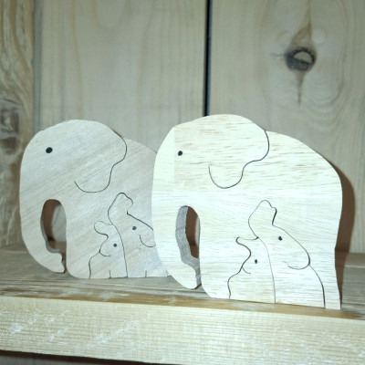 Eléphante et son bébé en bois